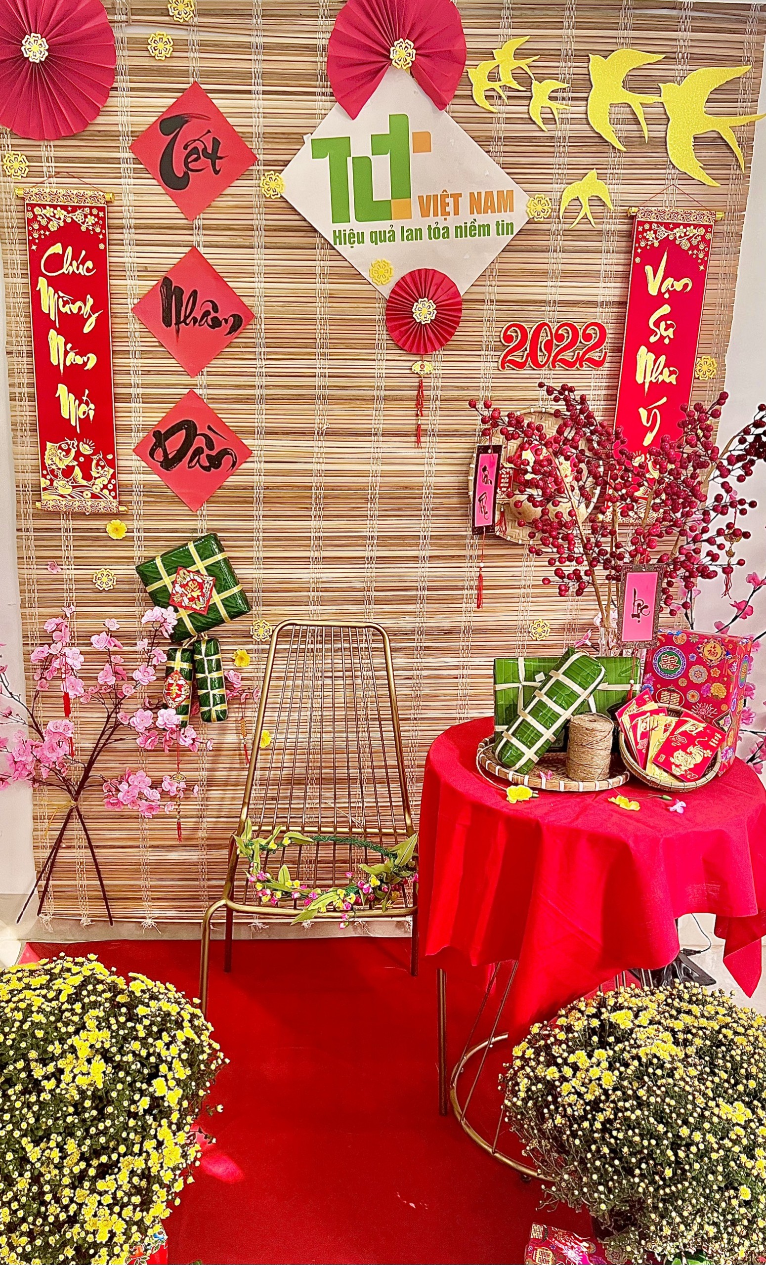 Lộc biếc Mai Vàng Xuân Hạnh Phúc - Đời vui Sức Khỏe Tết An Khang - HAPPY NEW YEAR 2022